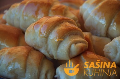 VIDEO – Kiflice punjene šunkom i sirom
