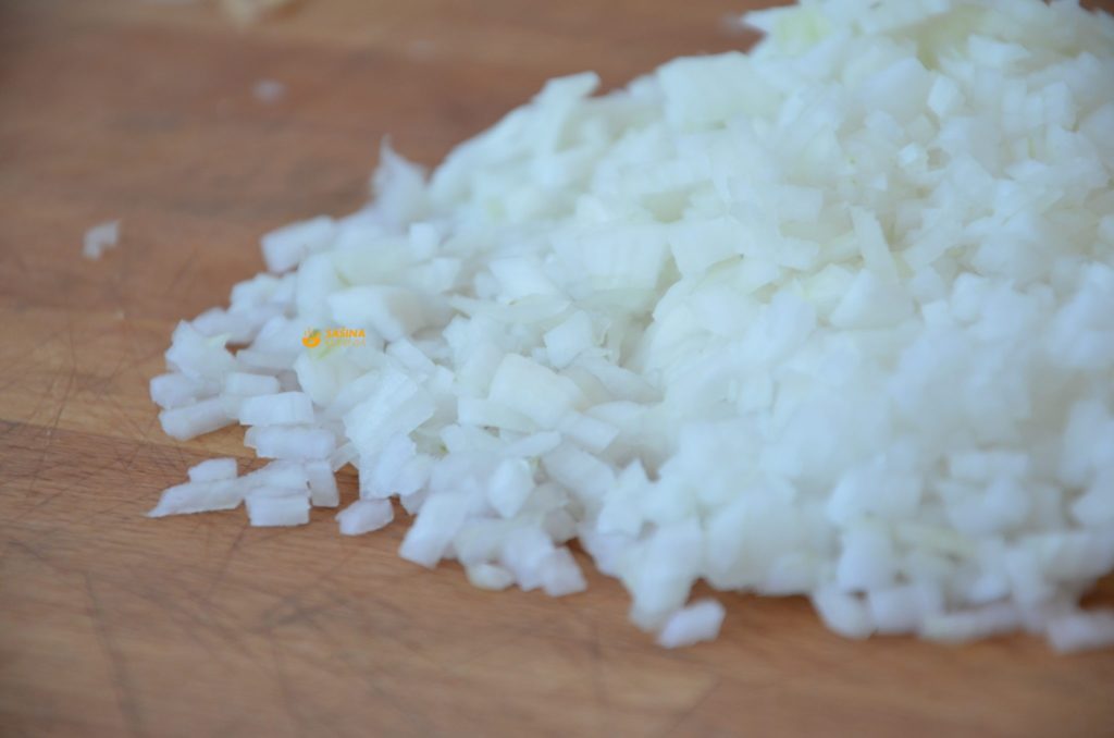 VIDEO – Kako nasjeckati luk How To Chop An Onion