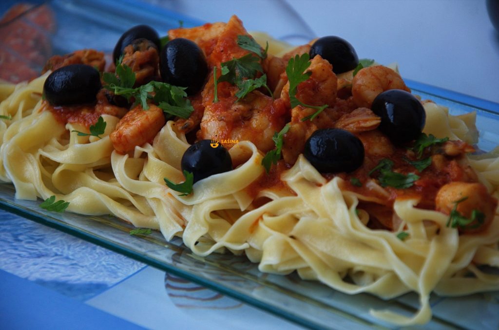 VIDEO – Seafood pasta recipe Plodovi mora recept