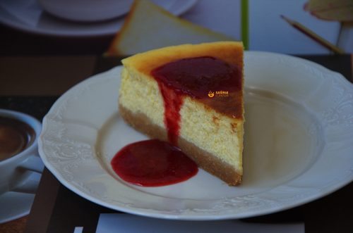 New York cheesecake sa preljevom od jagoda ASMR