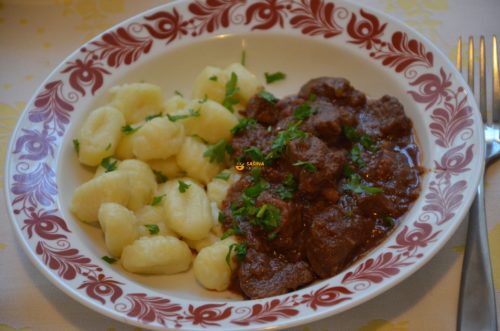 VIDEO – Roe Deer Goulash Srneći gulaš