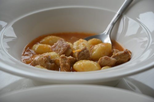 VIDEO – Brzi gulaš s njokima Quick Goulash Gnocchi