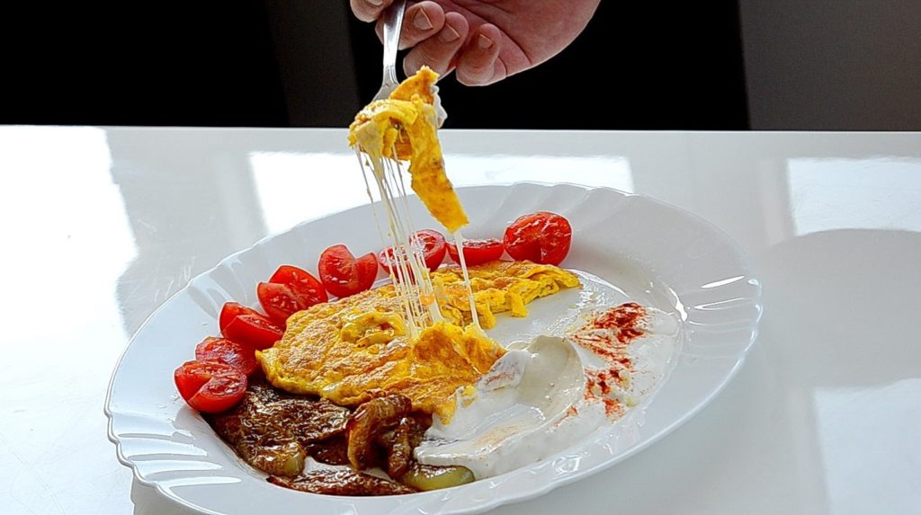 VIDEO – Doručak Omlet sa sirom Breakfast