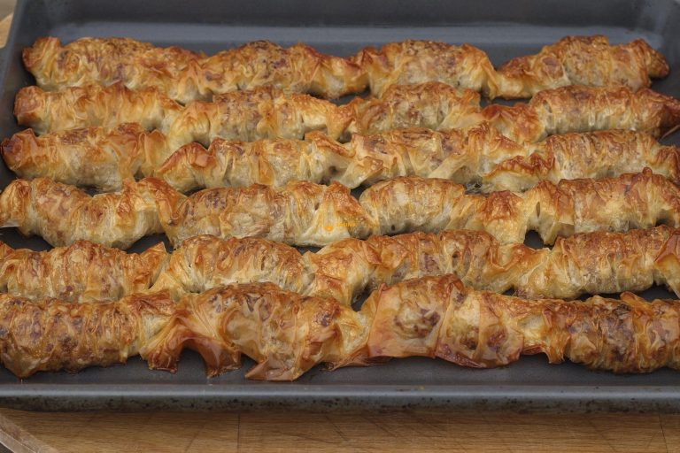 Sašina kuhinja | Ražnjic pite mini pitice od mesa sira krumpira recept ...
