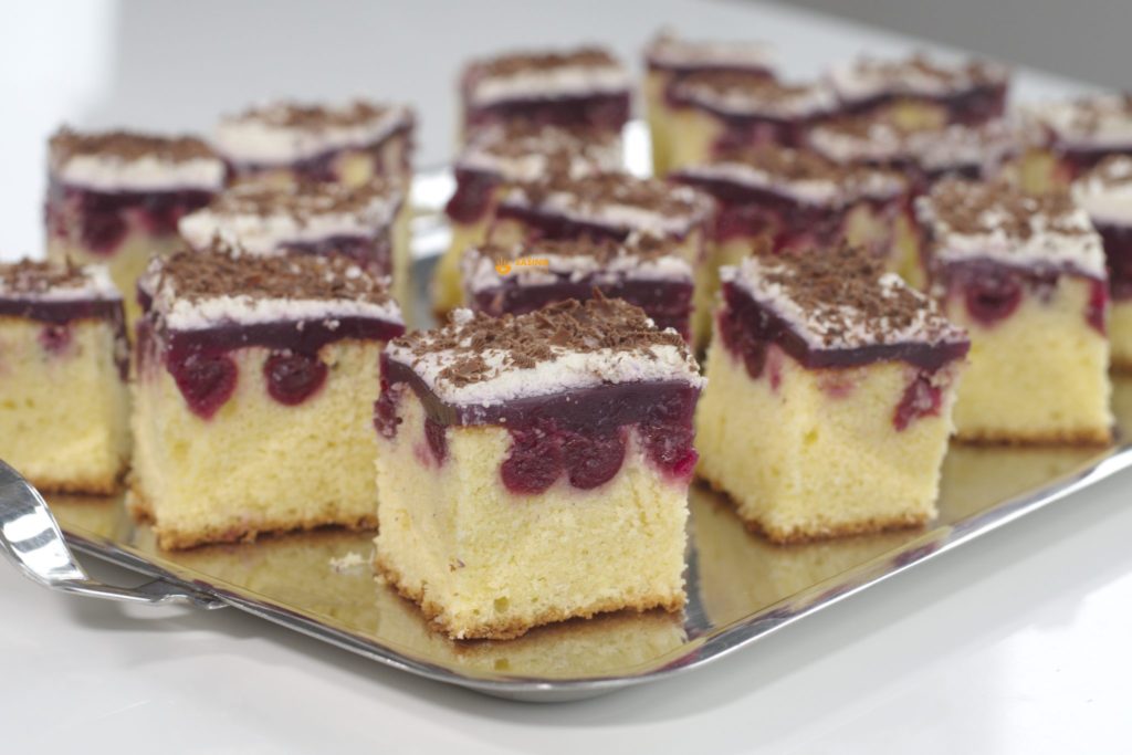 Biskvit sa Višnjama iz Kompota Biscuit Cherry Compote Cake – VIDEO
