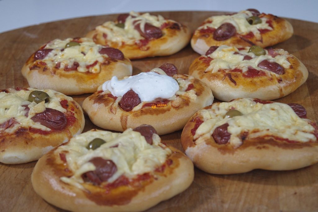 Mini pizza sa hrenovkama viršlama – VIDEO