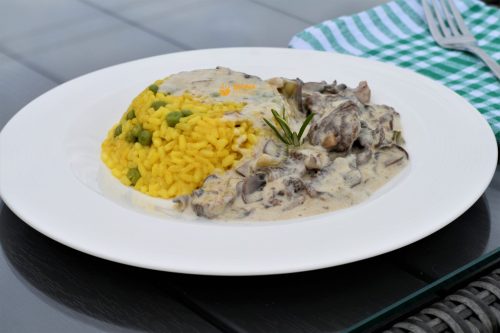 Juneća lopatica u umaku sa šampinjonima