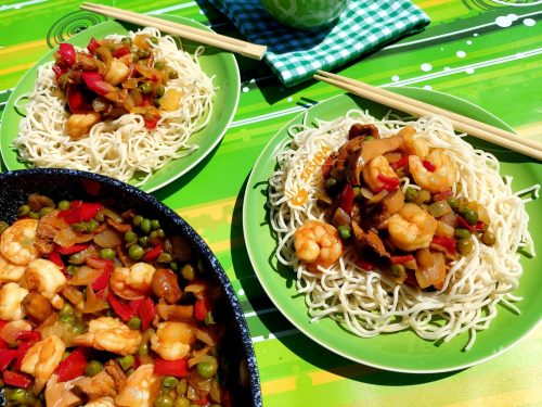 Chow mein recept sa kozicama