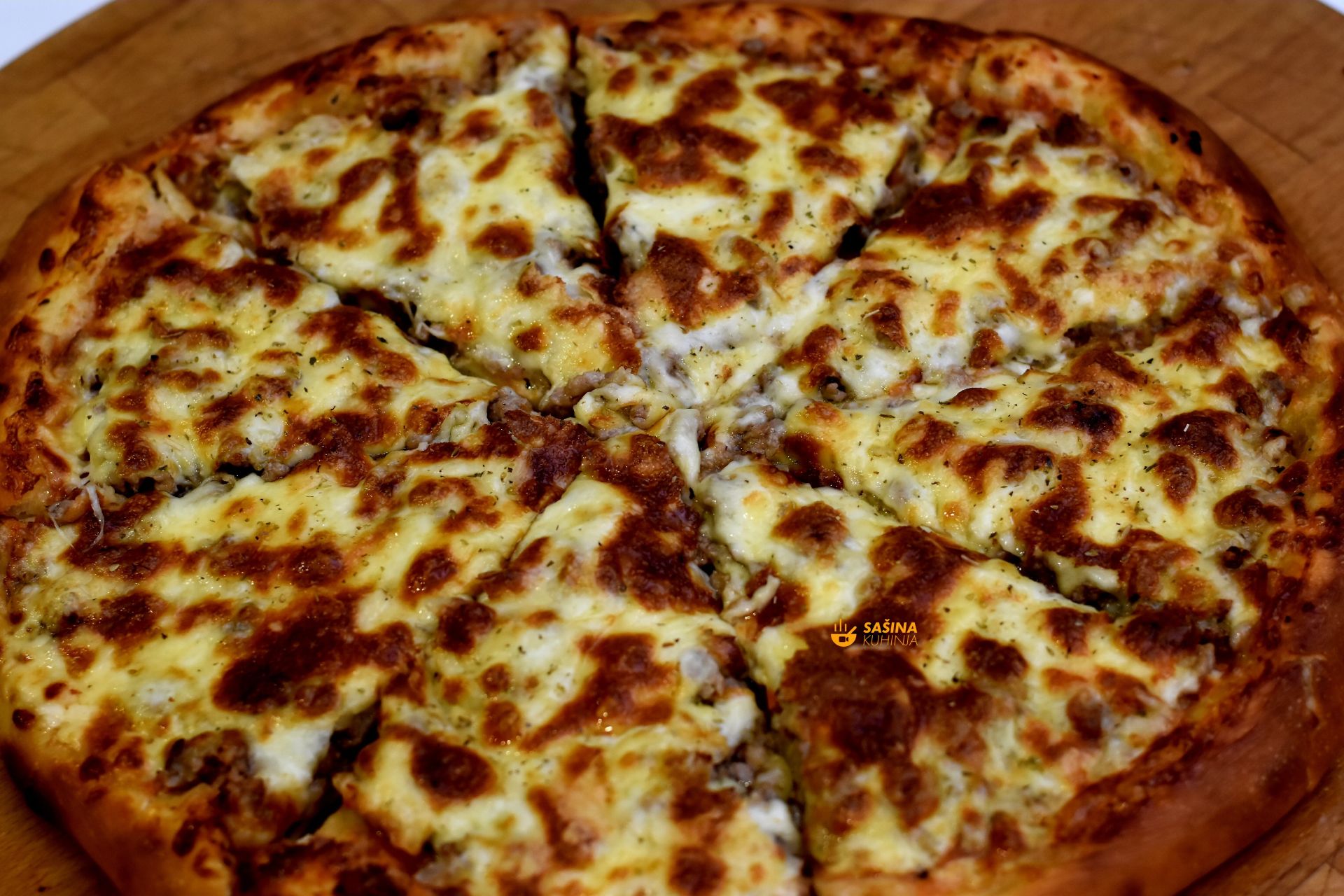 pizza bolognese