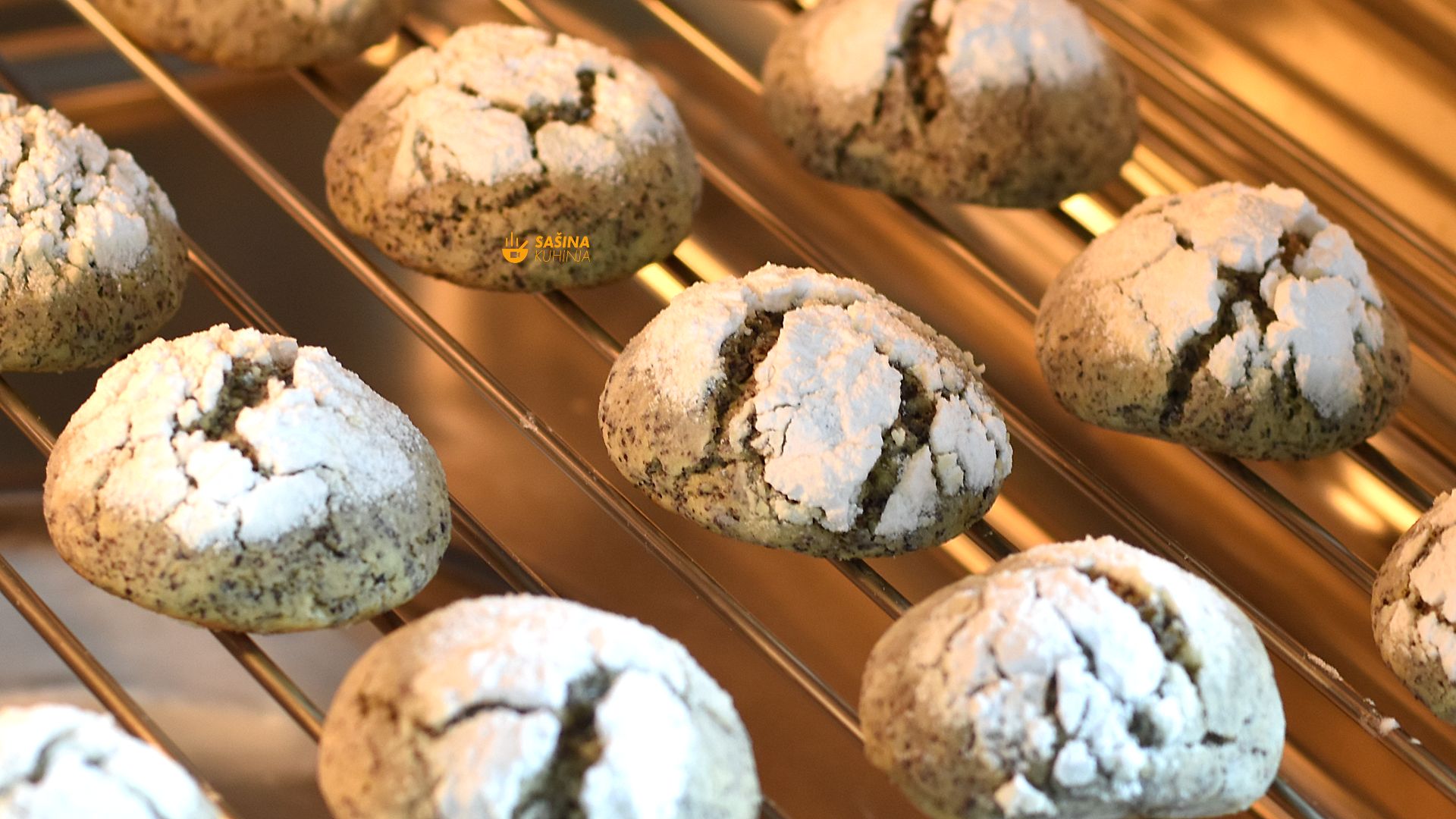 Raspucanci od maka recept kolacici s makom mramorni crinkles poppy