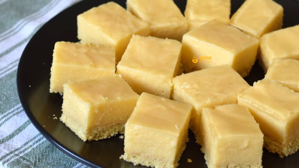 Žuti kolač od ananasa i kokosa recept