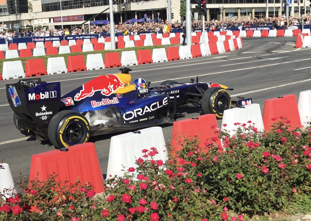 David Coulthard u svom F1 bolidu u Zagrebu na Red Bull Showrun