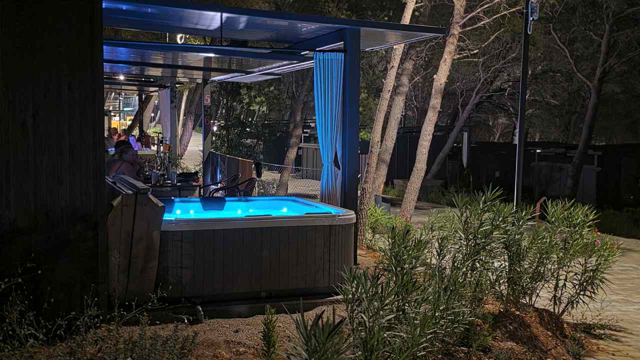 Uključen jacuzzi široki kadar Pinadria Camping resort Baško Polje
