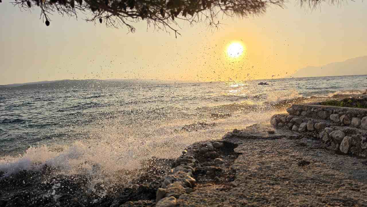 Šetnica uz more na relaciji Baško Polje - Baška Voda